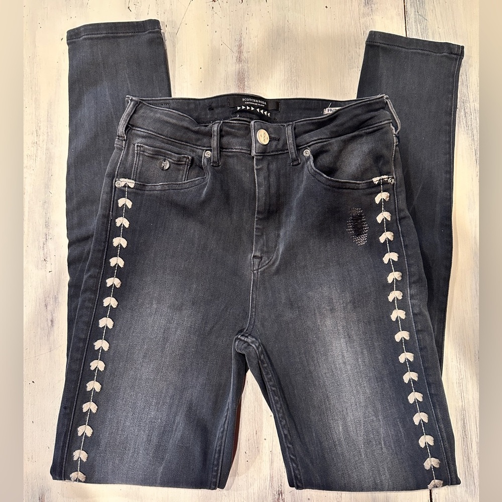 Scotch and Soda embroidered skinny black jeans size 28
